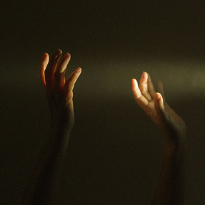 寡妇遗像前被肉波多野
