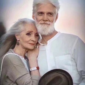 寡妇遗像前被肉波多野
